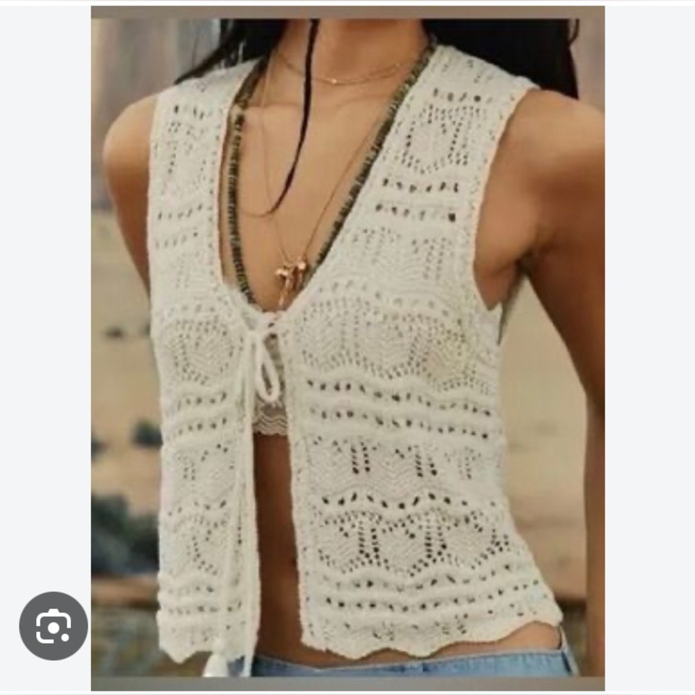 American Eagle Outfitters Cream Crochet Tie-Front Vest Tank